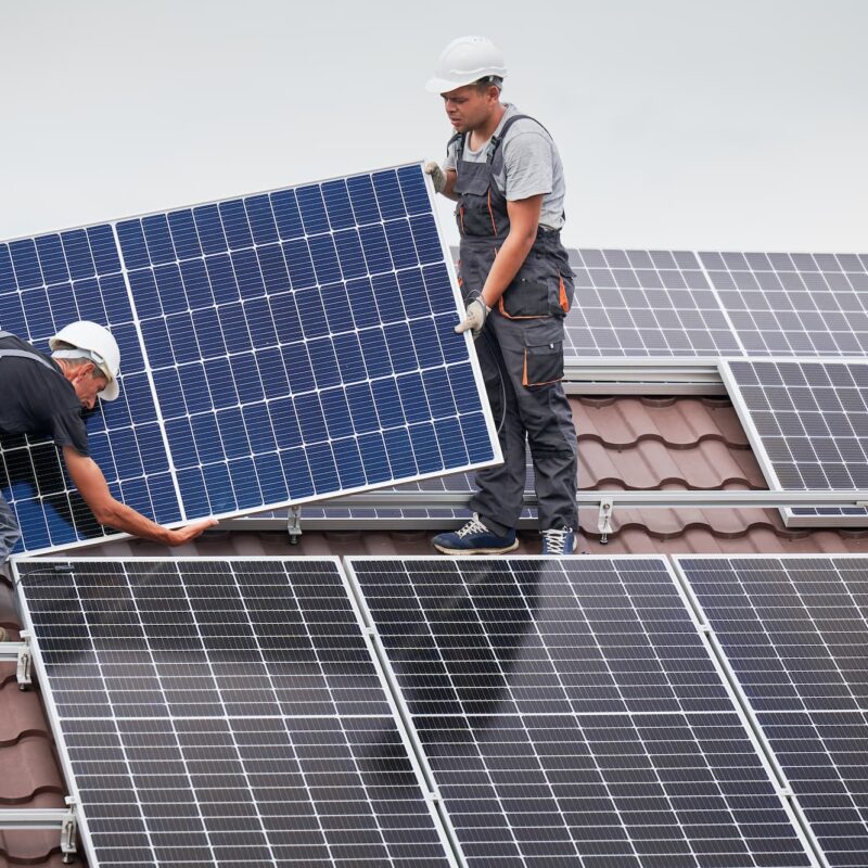 Comment savoir si votre toiture est r&eacute;ellement compatible avec le photovolta&iuml;que ? Montb&eacute;liard